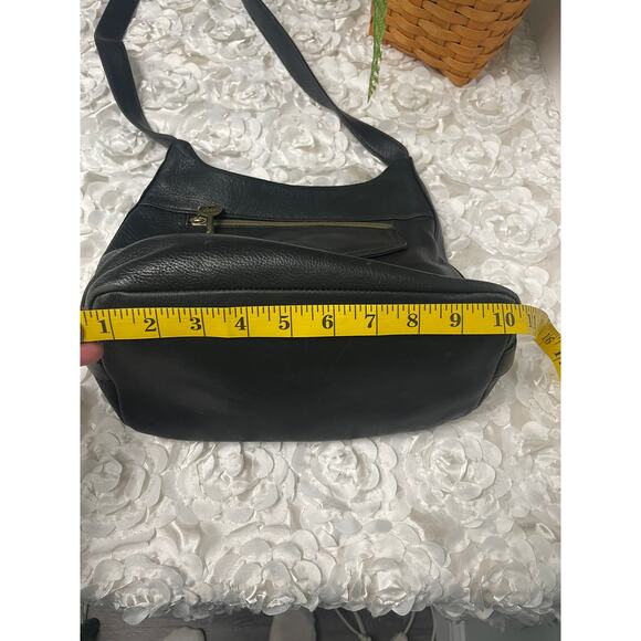 Fossil Black Leather Shoulder Bag with Key - Picture 9 of 16